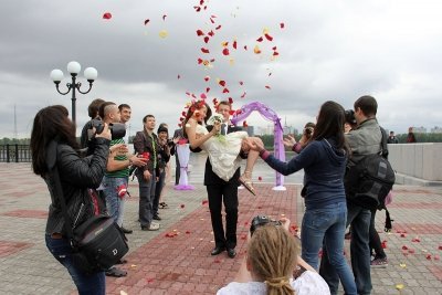 Свадьба на границе: топ самых популярных мест в Благовещенске для выездной регистрации брака
