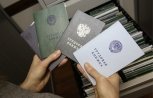Трудовые книжки станут электронными через год