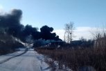 В Белогорске на пустыре загорелся строительный мусор (видео)