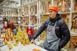 Амурский мед покоряет Москву: благовещец продвинул лакомство на столичный рынок