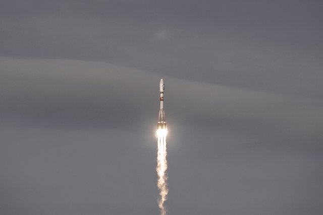 Роскосмос назвал время февральского пуска с космодрома Восточный / Третий запуск с космодрома Восточный состоится 1 февраля в 11 часов 7 минут 18 секунд по амурскому времени. Точное время старта ракеты-носителя «Союз-2.1а» озвучил Роскосмос.