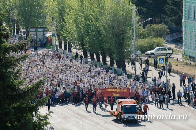 Бессмертный полк в кавычках или нет