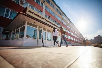 АП и АмГУ против утечки мозгов: проект «Я остаюсь здесь» подарит абитуриентам баллы при поступлении