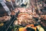 Благовещенцы выбирают еду и баню: как за год изменилась торговля и сфера услуг