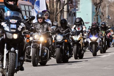 Полис в колесо: страховщики заставляют амурских байкеров ходить пешком, отказывая в ОСАГО