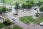 Улицы Благовещенска после суточного ливня ушли под воду