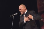 У благовещенцев просят столик и торшер для спектакля с Максимом Авериным