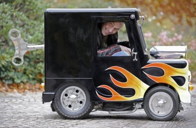 Утро с «Амурской правдой»:самые крошечные авто в мире и как львята поиграли с зеркалкой за 200 тысяч