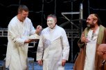 «Тортом в лицо»: актер Михаил Ефремов отметил 55-летний юбилей на театральной сцене