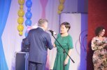 Многодетная семья из Белогорска в День матери получила подарок от трех губернаторов