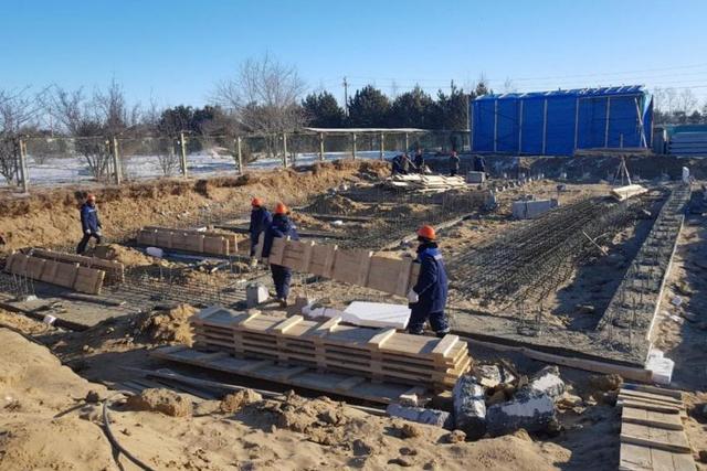 К концу года в Усть-Ивановке построят детский сад на 120 мест / В селе Усть-Ивановка Благовещенского района к концу декабря 2019-го достроят новый детский сад на 120 мест. Площадь двухэтажного здания — 2,4 тысячи квадратных метров. 