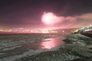 Залпы на границе: для жителей Благовещенска и Хэйхэ устроили праздничный фейерверк (фото, видео)