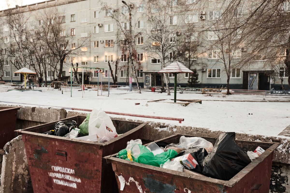 Жители Приамурья мусорят меньше всех в стране / Российские эксперты назвали регионы, жители которых формируют больше всего мусора. Амурская область заняла в рейтинге последнее место. Оказалось, что амурчане мусорят меньше всех в стране. Один человек в Приамурье производит всего 0,08 кубического метра отходов в год. При этом среднестатистический россиянин формирует за 12 месяцев 2,18 кубометра мусора. Больше всех в стране мусорят в Московской области — в год один человек производит здесь 3,63 кубометра отходов, сообщает портал n24.ru.