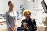 Телеведущая Елена Малышева на 58-летие сделала чистку зубов у экс-благовещенки