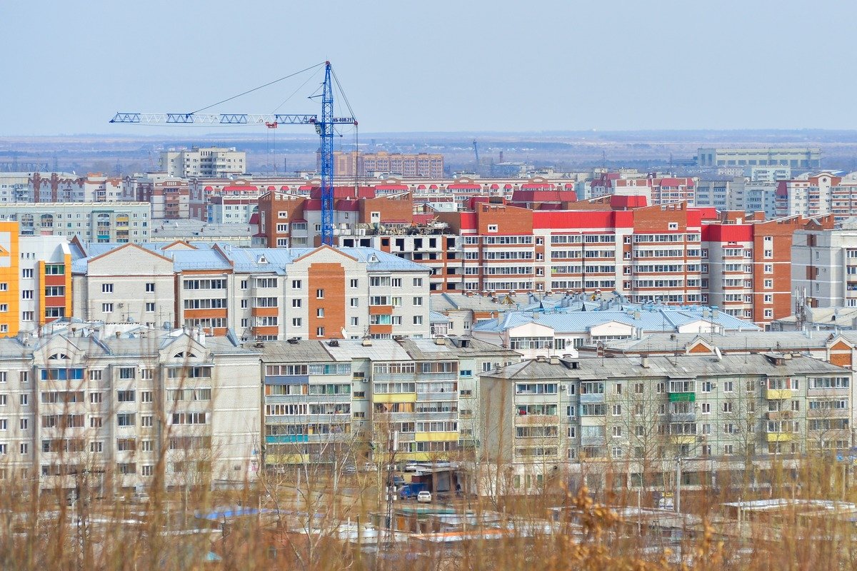 Три сотни квартир построили в Приамурье за три месяца / 297 квартир построили в Амурской области за три первых месяца года. Общая площадь возведенного жилья достигла 17,9 тысячи квадратных метров. В Амурстате отмечают: этот показатель выше уровня января-марта 2018 года в три раза.