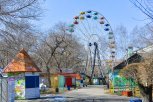 Город темноты, сенсорные дорожки и теплый туалет: новинки парков амурской столицы