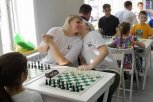 Больше матов — крепче семья: в Благовещенске прошел семейный турнир по шахматам