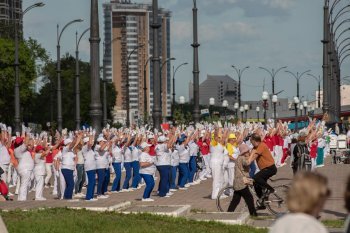 Это ярмарки краски: в Благовещенске закрыли Российско-китайский фестиваль культуры и искусства. Фото