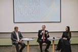 Губернатор Приамурья поделился лайфхаками, как пройти тесты конкурса «Лидеры России»