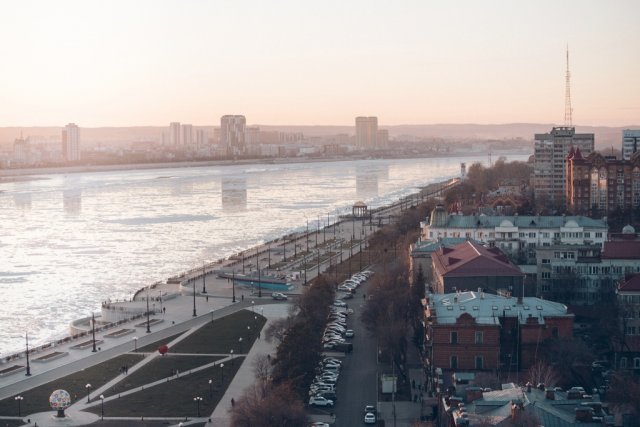 Мелкий лед на Амуре не пускает воду в дома жителей Благовещенска / По Амуру идет шуга, которая мешает нормальной работе водозабора в Благовещенске — в домах горожан пропала вода, либо снижен напор. Жителей призывают проявить немного терпения.