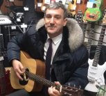 Василий Орлов купил гитару для мальчика из реабилитационного центра