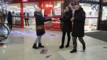 Налоговики вышли в ТРЦ: амурчанам напомнили о долгах за имущество во время шопинга