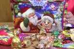 Почти 12 кг просроченных конфет из новогодних подарков изъяли из продажи в Приамурье