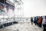 Любителям хоккея покажут на набережной матч на реке Амур