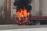 Два грузовика сгорели в Приамурье (видео)