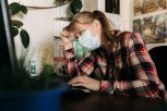 Нельзя покидать дом: как сидящим на карантине из-за коронавируса оформить электронный больничный