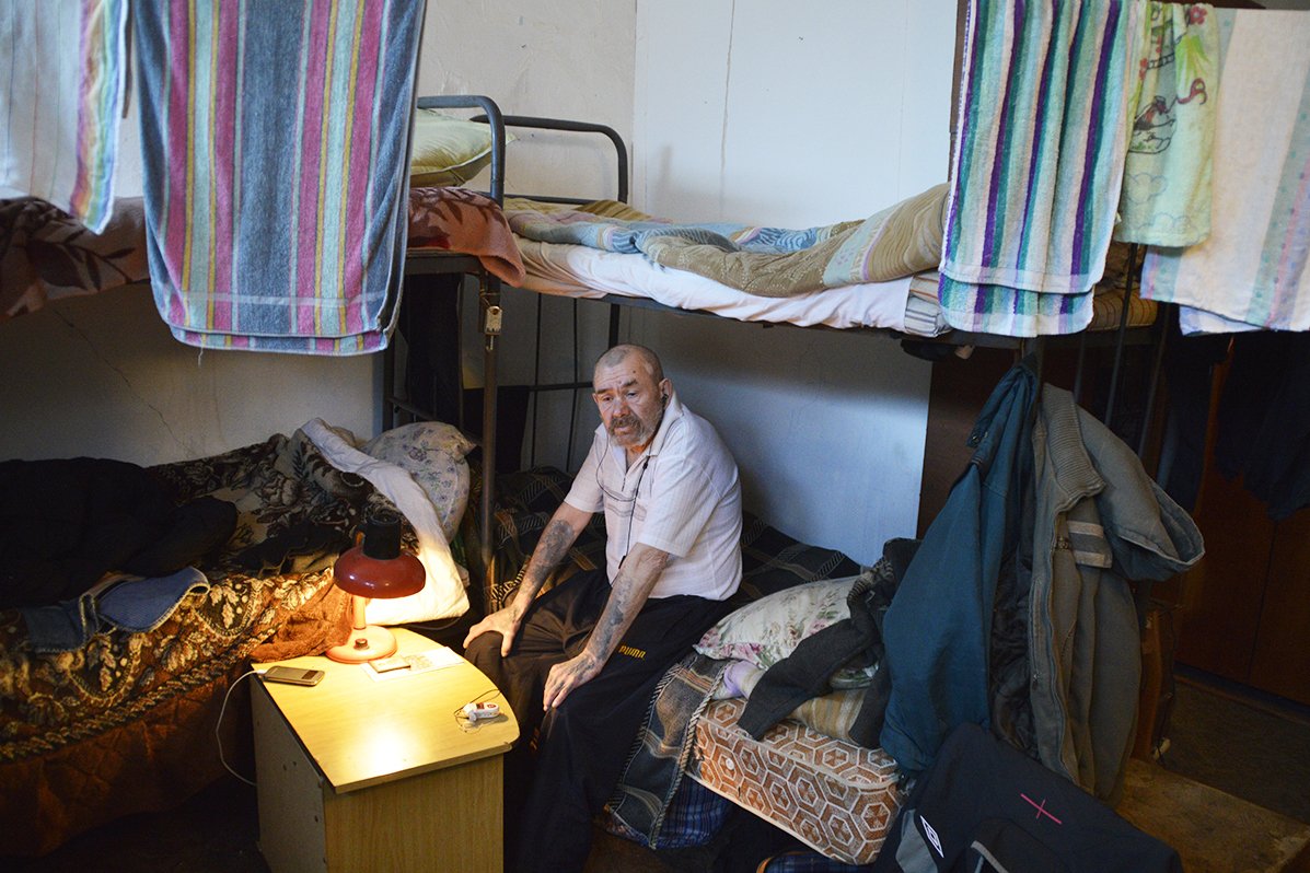 В амурском селе откроют комфортный приют для бездомных / Амурские общественники заново создают приют круглосуточного пребывания для бездомных. Помощь амурчанам, оказавшимся в трудной ситуации, оказывают на средства гранта.