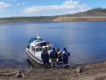 Водолазы подняли из Бурейского водохранилища тело рыбака