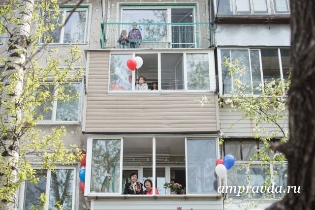 Seryshevsky区的退伍军人进行房屋和公寓的维修/居住在Seryshevsky区的十二名退伍军人,今年维修房屋和公寓,但以地区和地区预算为代价。工作是在冠状病毒大流行之前进行的,但是由于疾病的情况,他们没有设法在同一所房子里进行工作。在取消对冠状病毒传播的限制之后,将清理退伍军人的住房。