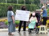 Бюджет области ищет средства на «Спинразу»: около правительства стоит мама с больным ребенком