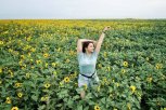 Поле с подсолнухами в Ивановском районе стало популярным местом фотосессий амурчан