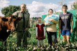 «Это все гены!»: многодетная семья Кустовых из Гродекова решила создать ферму