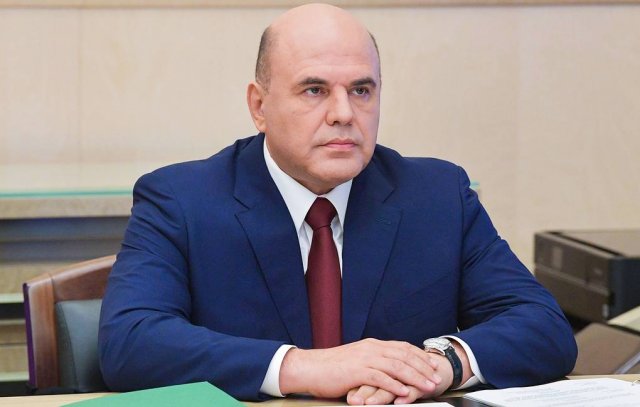 30 встреч, четыре региона, вертолеты и корабли: подробности визита Мишустина на Дальний Восток / В четверг, 13 августа, премьер-министр Михаил Мишустин начал свою поездку по регионам Дальнего Востока. Первым пунктом в рабочем графике стала Чукотка, где глава правительства уже посетил тепличный комплекс и классную, по его словам, окружную больницу. За шесть дней глава правительства и почти полный состав кабинета министров также побывают на Камчатке, в Магаданской и Амурской областях.