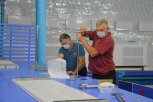 В бассейне Белогорья устанавливают второе дно для занятий с малышами