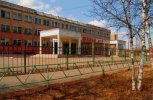 Провал глубиной больше двух метров появился на стадионе школы №5 в Благовещенске
