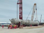 На Амурском ГПЗ установили 50-метровую колонну депропанизатора