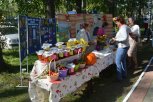 На ярмарке в Белогорске соревновались дровосеки и пчеловоды