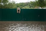 «Вода стоит во дворах с июня»: репортаж из затопленного Верхнеблаговещенского