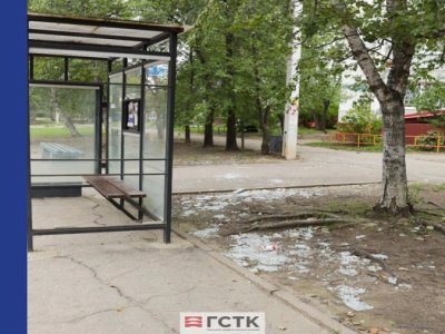 В Благовещенске вандалы разбили две автобусные остановки