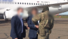 Задержанного в аэропорту мужчину заключили под стражу на время расследования дела о взятке