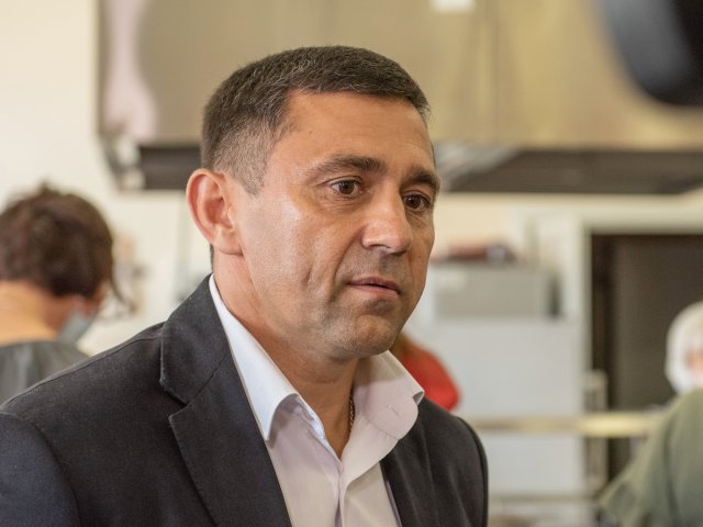 奥列格·伊马梅耶夫(Oleg Imameev):“我们停止注意到地狱医生的工作” /布拉戈维申斯克市长奥列格·伊马梅耶夫(Oleg Imameev)的市长在他的Instagram页面上发布了一篇支持阿穆尔医生的刺耳文章。由于对covid进行了积极的测试,市长处于孤立状态,并收到许多有关医生和救护车工作的电话。