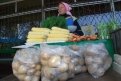 На мелких рынках можно купить дешевые и качественные овощи.