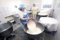 Весь хлебный процесс — от замеса до посадки в печь — занимает четыре с половиной часа.