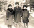 Спецкор АП Андрей Анохин с родителями. 1986 год.