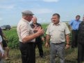 Заслуженным агрономам РФ Виктору Валову и Николаю Кондратьеву есть о чем поспорить.
