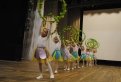 Юные цветочные феи из детского сада № 51 открыли праздничный концерт.